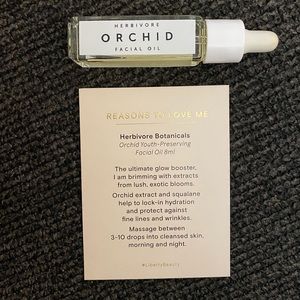 Herbivore botanicals facial oil